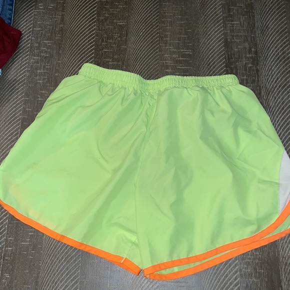 Nike shorts - Picture 4 of 4